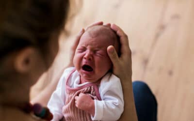 Comment accompagner les pleurs de décharge de votre bébé ?